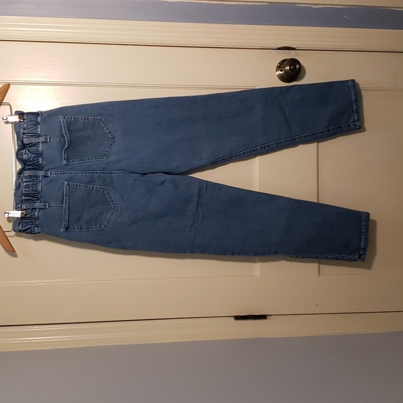 Sol Women's High Rise Mom Blue Jeans w/Elastic Waist, Size 8 Waist 28" - Picture 3 of 10
